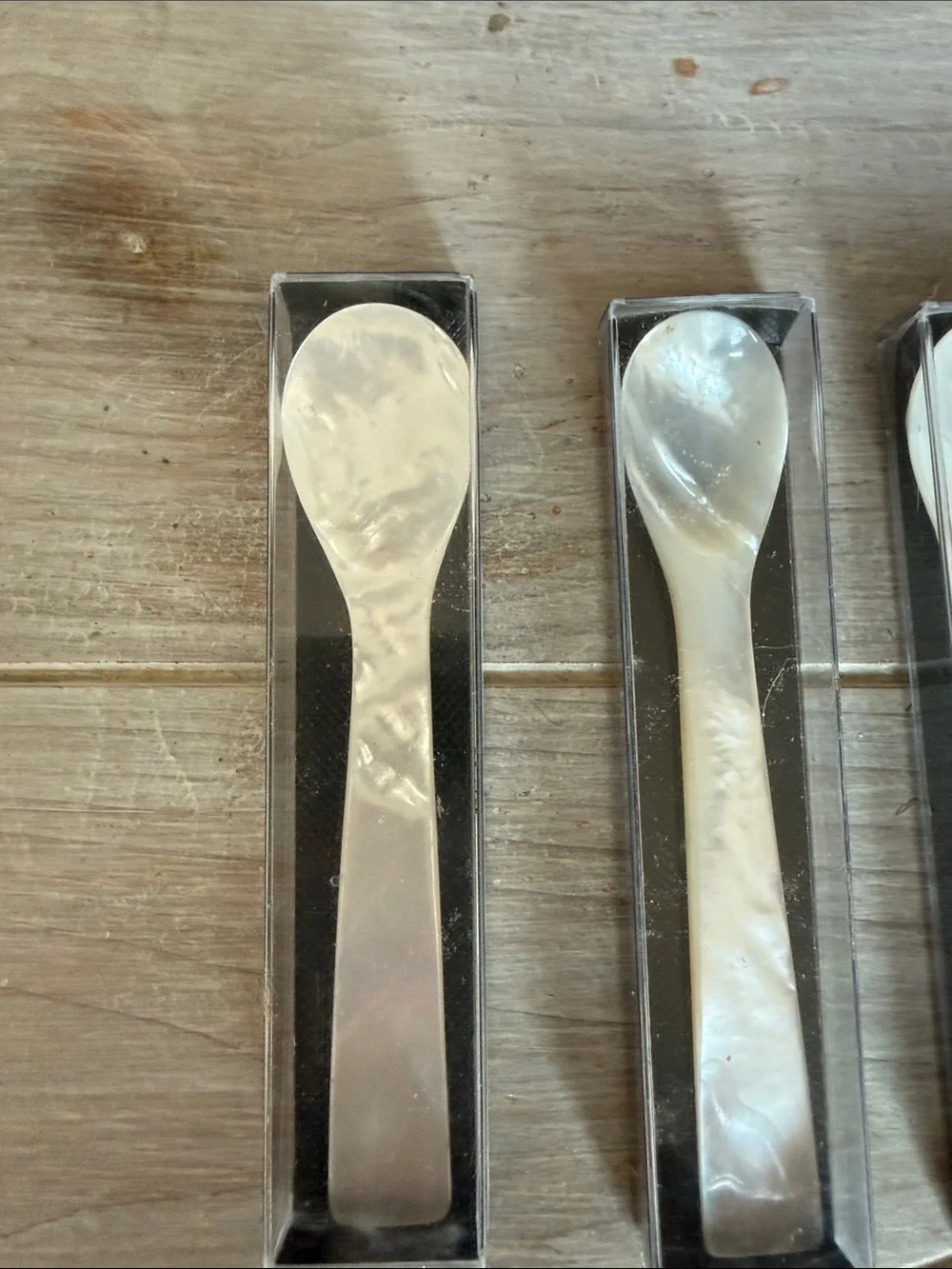Mother-of-Pearl caviar Spoons - Iridescent White new!